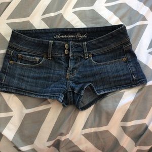 Super cute distressed American Eagle shorts